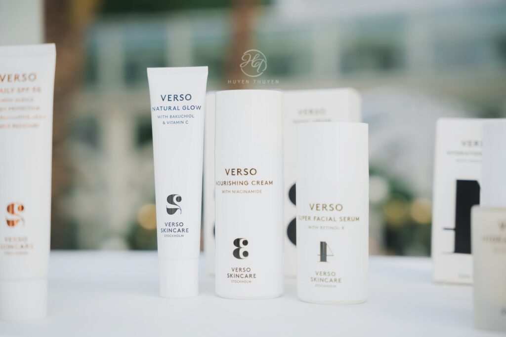 Kem dưỡng ngày Natural Glow Verso Skincare