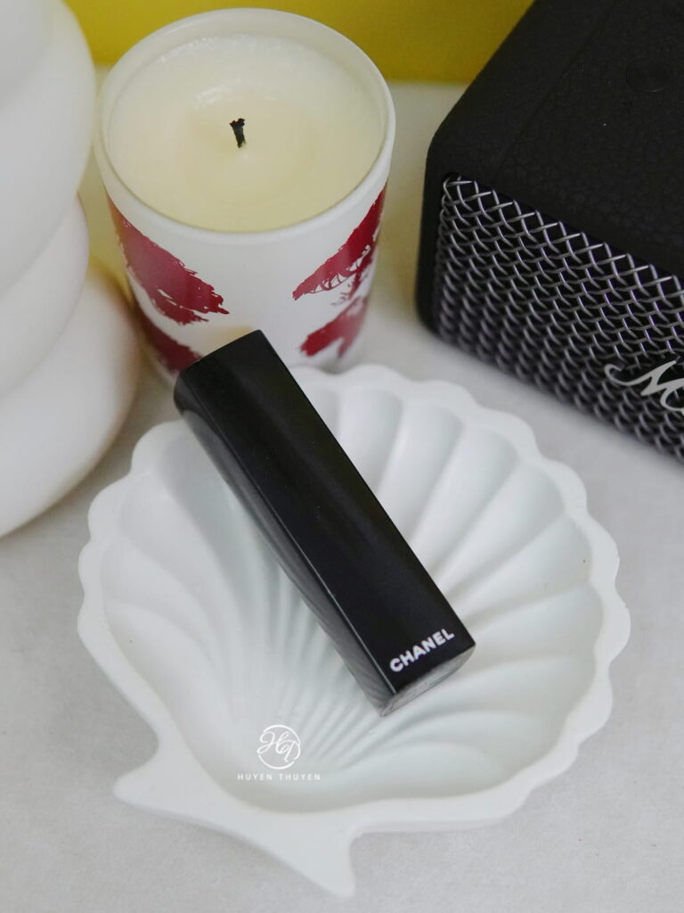 Son CHANEL Rouge Allure Camélia Pourpre #637 hợp thu đông 2024