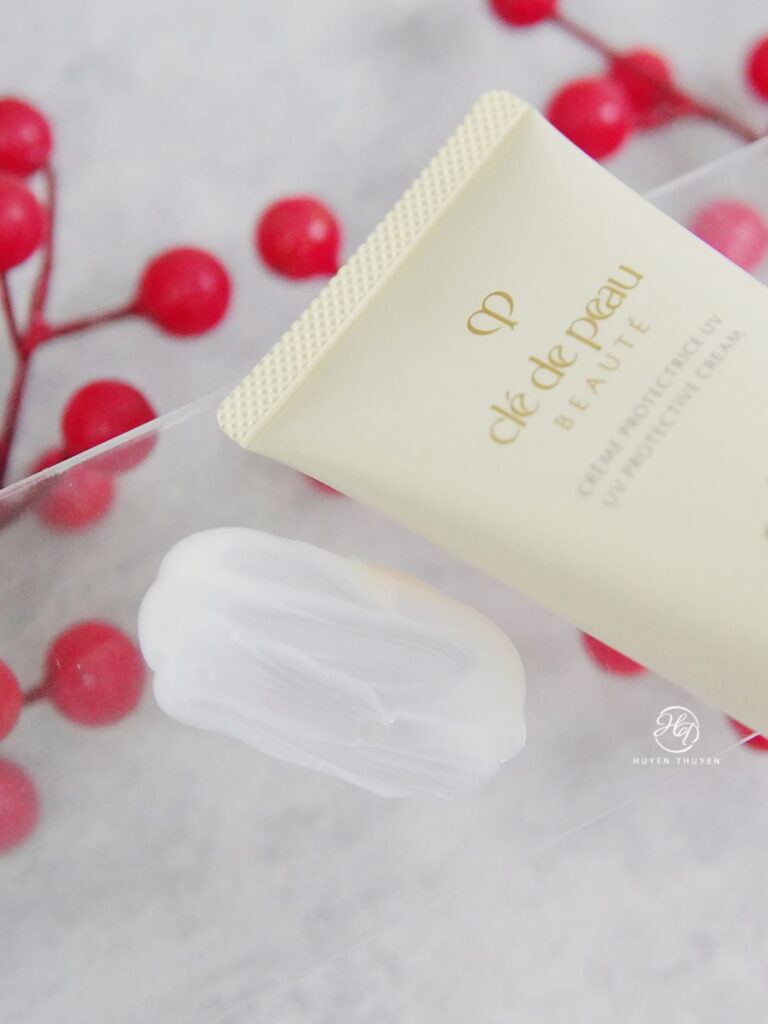 Kem chống nắng Cle De Peau UV Protective Cream có độ che phủ