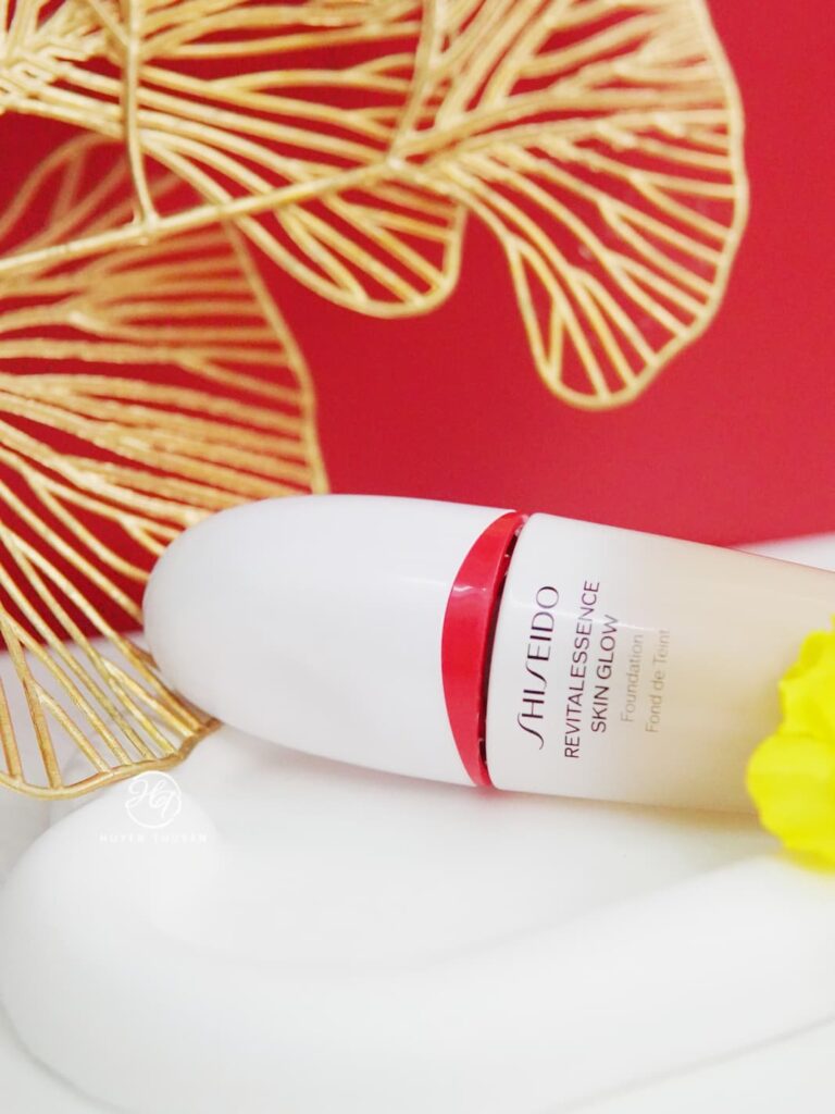 Kem nền Shiseido mỏng nhẹ và glowy tự nhiên