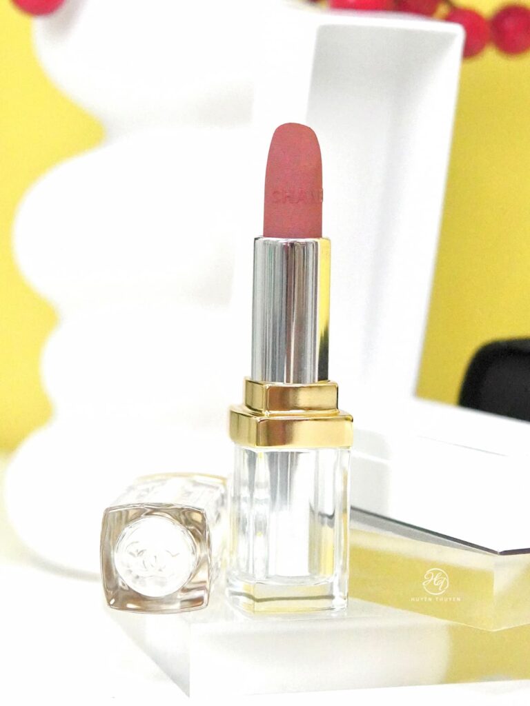 Chất son của dòng Chanel 31 Le Rouge màu 14 - Rouge Intimiste vơi hiệu ứng mịn lì