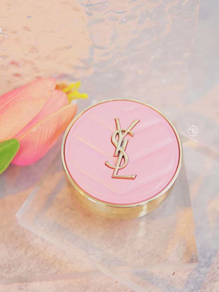 Thiết kế má hồng phấn YSL Make Me Blush tròn nhỏ nhắn 