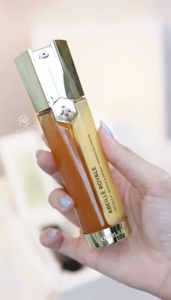 Serum 2 Lõi Guerlain chứa nhiều dưỡng chất cô đặc phù hợp với da khô hoặc da cần phục hồi chuyên sâu