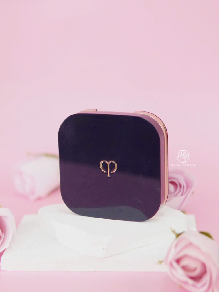 Cushion Cle de Peau tối giản nhưng đầy tinh tế