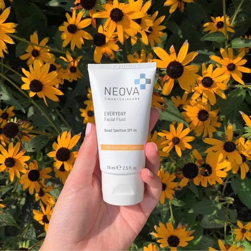 Neova Everyday Broad Spectrum SPF 44 - dòng kem chống nắng ẩm nhất trong các lựa chọn của Neova