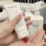 tẩy da chết với Payot