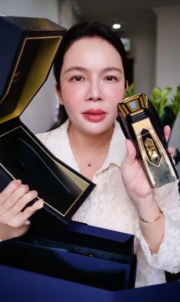 Đập hộp chiếc máy tái tạo nhan sắc Gemo G20 25 củ từ Thụy Sĩ