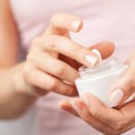 Mách nhỏ các nàng cách phân biệt mỹ phẩm trộn và hàng uy tín