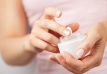 Mách nhỏ các nàng cách phân biệt mỹ phẩm trộn và hàng uy tín