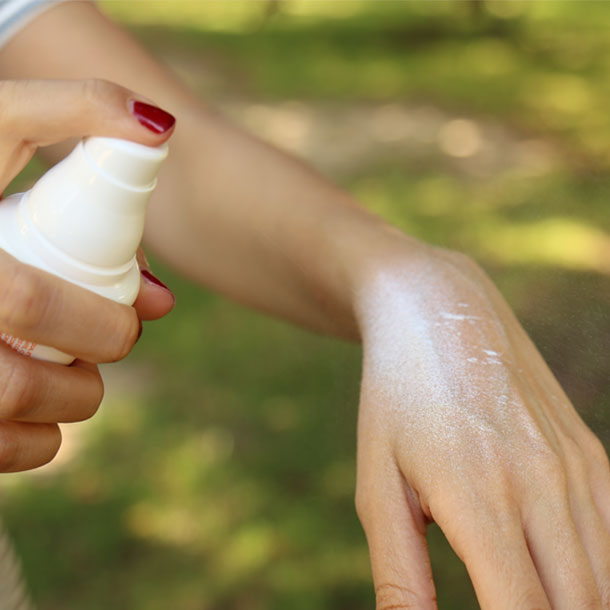 Re-apply kem chống nắng thật sự khó, đúng không các nàng?