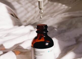 Da kích ứng vitamin C và hành trình phục hồi sau tổn thương