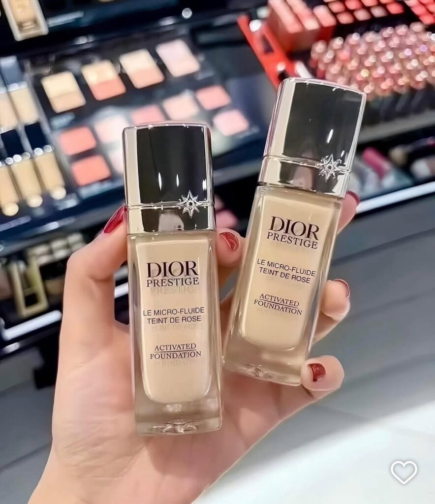 Kem nền Chanel Les Beiges Và Dior Prestige lựa chọn hoàn hảo mỏng nhẹ mà vẫn bóng khoẻ