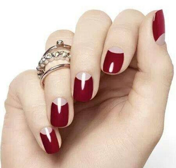 Kiểu nail bán nguyệt và sự trở lại của vẻ đẹp cổ điển