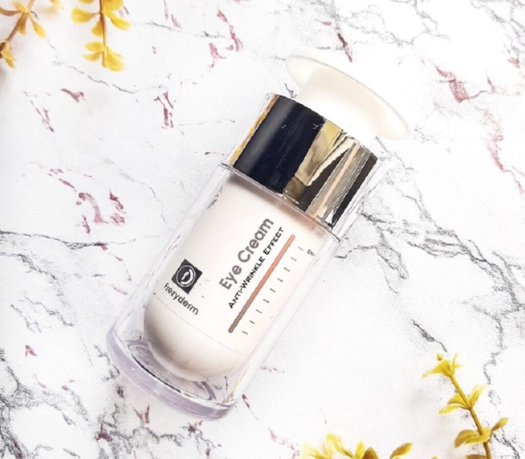 Tổng kết lại các loại kem dưỡng mắt đình đám năm 2025