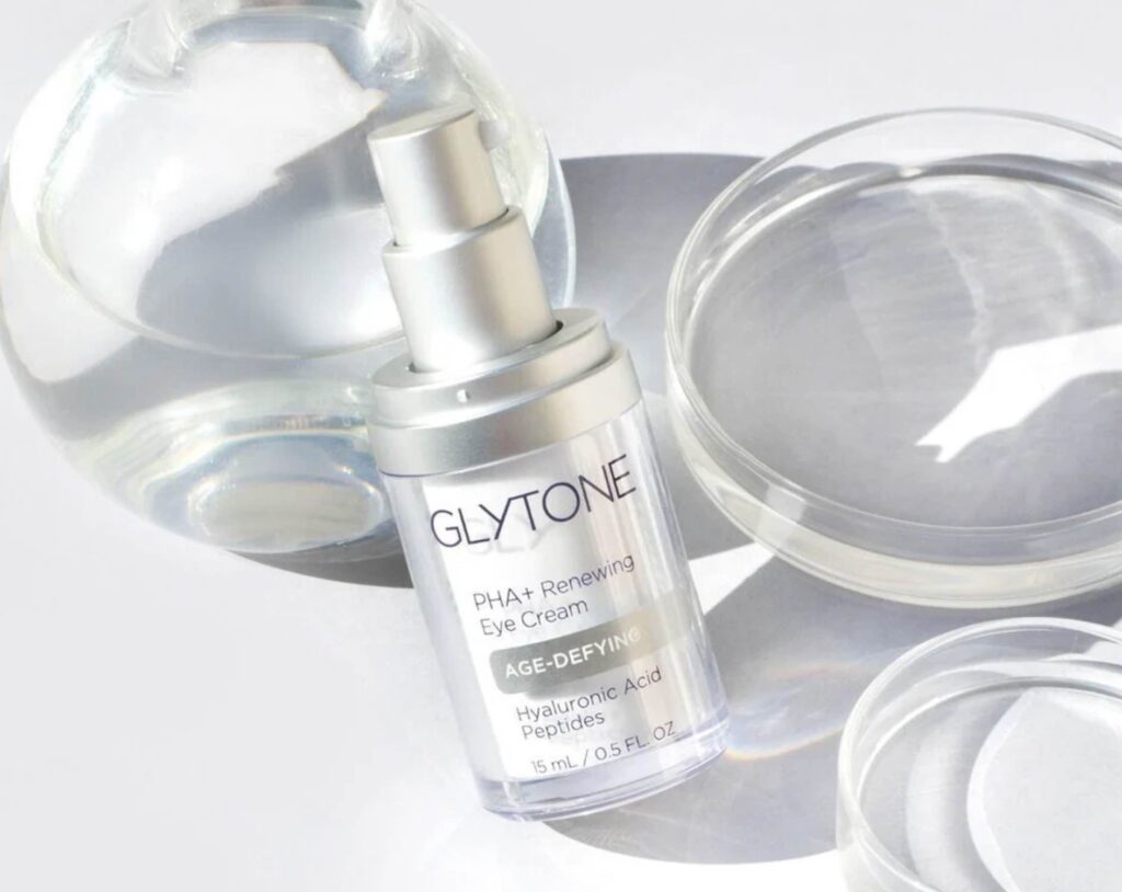 Tổng kết lại các loại kem dưỡng mắt đình đám năm 2025