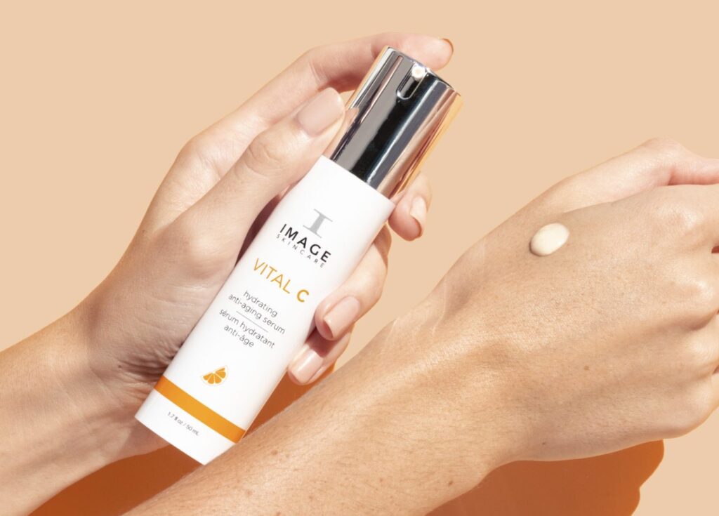 Vital C Hydrating Anti-Aging Serum chìa khoá phục hồi da yếu nhạy cảm