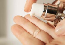 Lý giải nguyên nhân dùng Retinol và hiện tượng đẩy mụn Lý giải nguyên nhân dùng Retinol và hiện tượng đẩy mụn