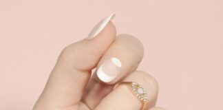 Kiểu nail bán nguyệt và sự trở lại của vẻ đẹp cổ điển Kiểu nail bán nguyệt và sự trở lại của vẻ đẹp cổ điển