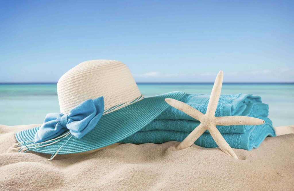 Bí quyết chống nắng đi biển 2026: Lời khuyên từ chuyên gia da liễu và Beauty Blogger