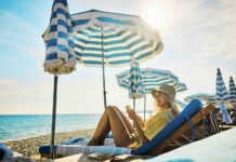 Bí quyết chống nắng đi biển 2026: Lời khuyên từ chuyên gia da liễu và Beauty Blogger Bí quyết chống nắng đi biển 2026: Lời khuyên từ chuyên gia da liễu và Beauty Blogger