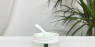 Review cặp đôi phục hồi da từ rau má nhà Kundal Derma