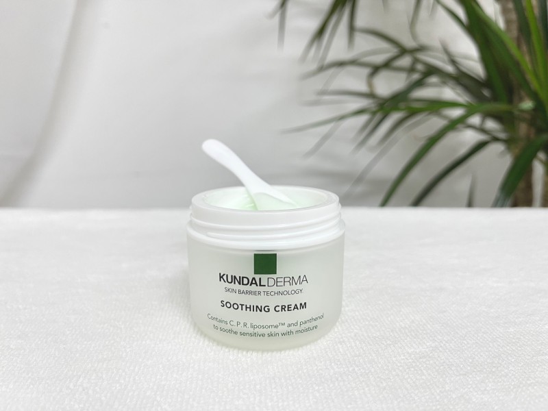 Review cặp đôi phục hồi da từ rau má nhà Kundal Derma 