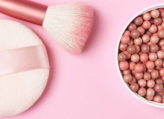 Cách dùng cọ má hồng sao cho vừa xinh vừa chuẩn Cách dùng cọ má hồng sao cho vừa xinh vừa chuẩn